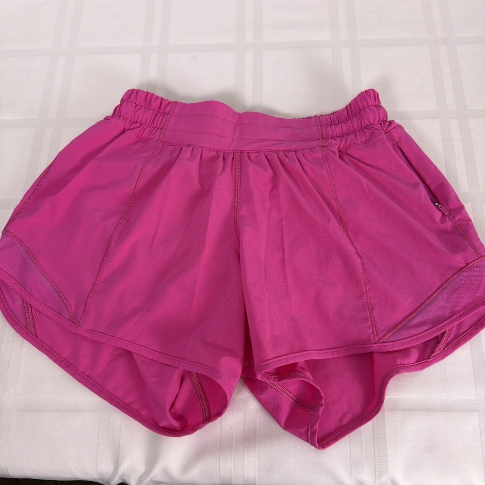 Lululemon Hotty Hot Short II-4 Tall. Hot pink, Lined W7AWBT